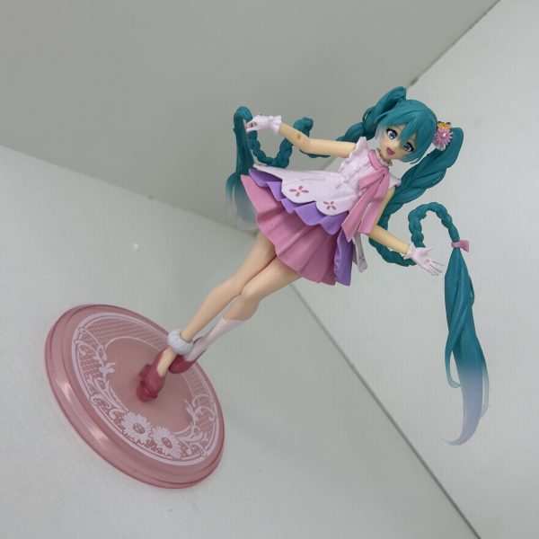 Фигурка Аниме "Vocaloid" Мику с косами